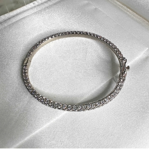18K White Gold Plated CZ Eternity Bangle Bracelet With Box Clasp - Picture 5 of 8